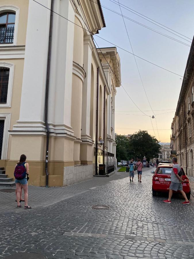 В Центрі Біля Ратуші Вулиця Площа Ринок 11 Lviv Buitenkant foto