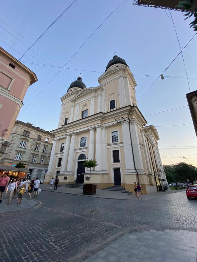 В Центрі Біля Ратуші Вулиця Площа Ринок 11 Lviv Buitenkant foto