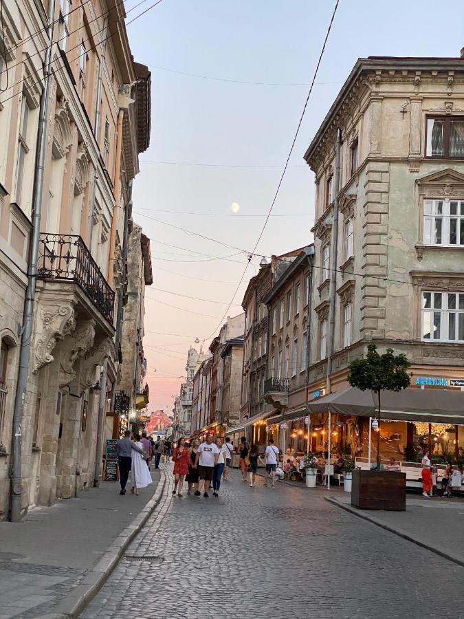 В Центрі Біля Ратуші Вулиця Площа Ринок 11 Lviv Buitenkant foto